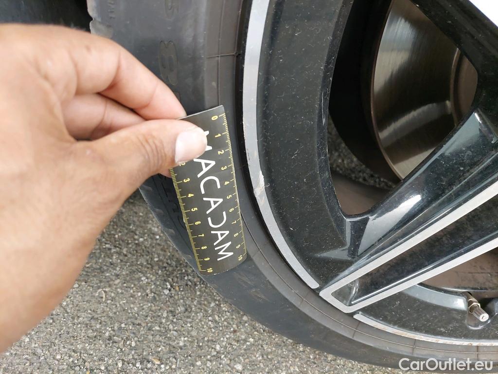  Mercedes  A-Klasse MERCEDES-BENZ Classe A 5p Berline A 180 AMG Line #62