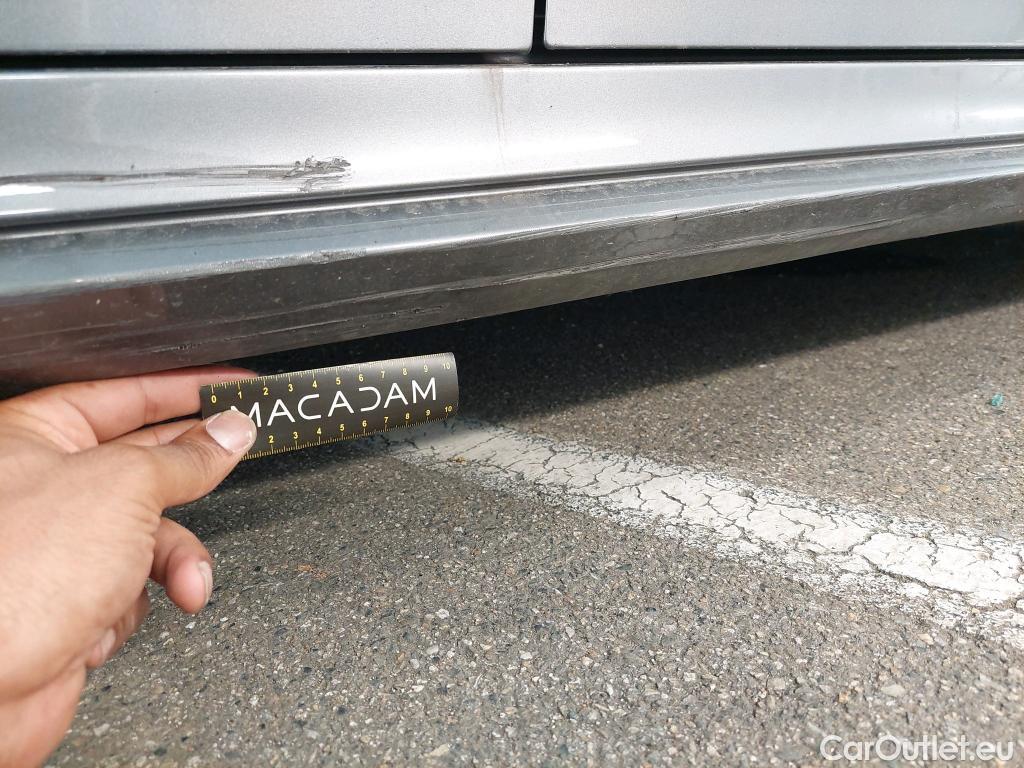  Mercedes  A-Klasse MERCEDES-BENZ Classe A 5p Berline A 180 AMG Line #86