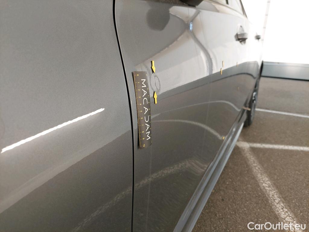  Mercedes  A-Klasse MERCEDES-BENZ Classe A 5p Berline A 180 AMG Line #30