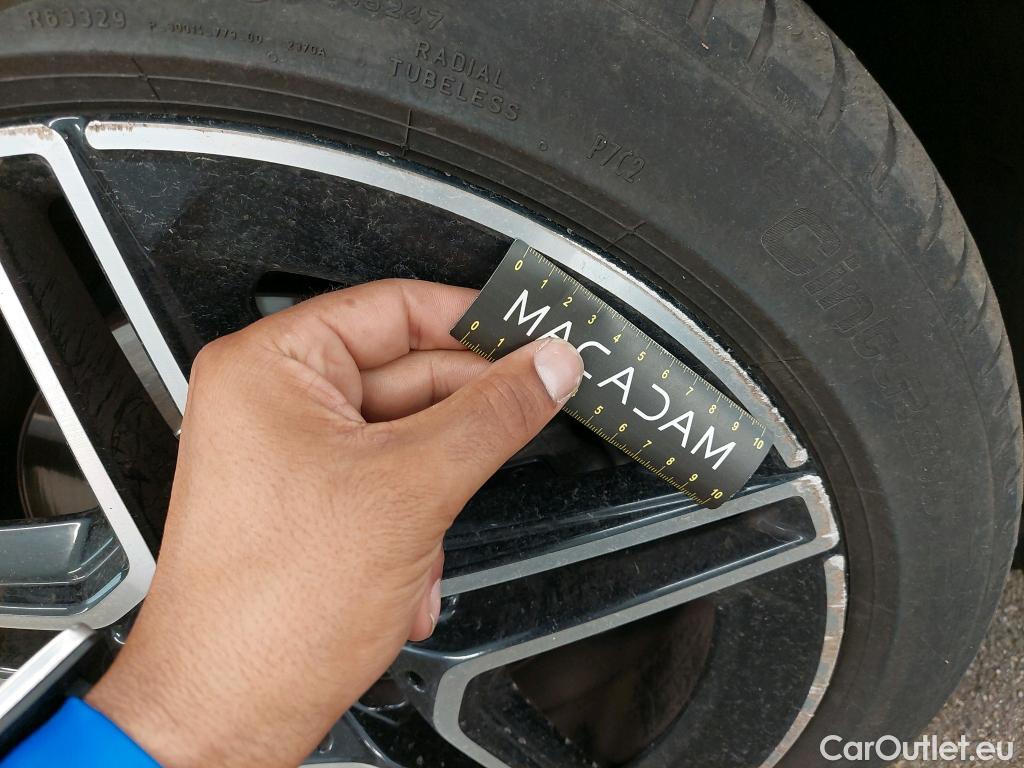  Mercedes  A-Klasse MERCEDES-BENZ Classe A 5p Berline A 180 AMG Line #58