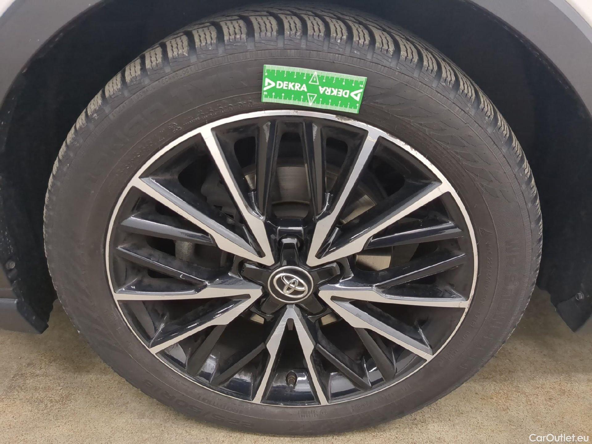  Toyota  C-HR TOYOTA  / 2016 / 5P / SUV 1.8 HYBRIDE 122 DISTINCTIVE #2