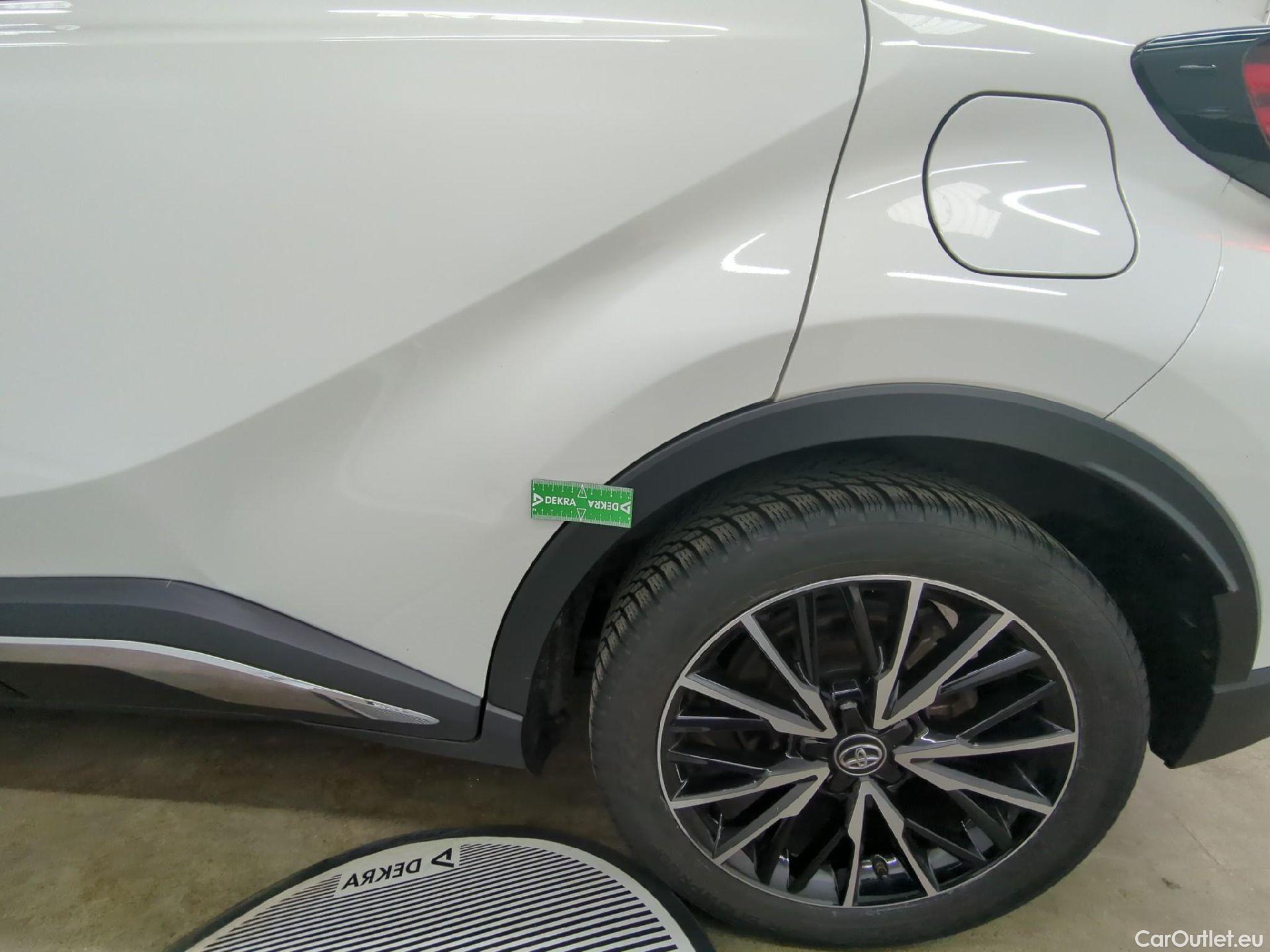  Toyota  C-HR TOYOTA  / 2016 / 5P / SUV 1.8 HYBRIDE 122 DISTINCTIVE #15