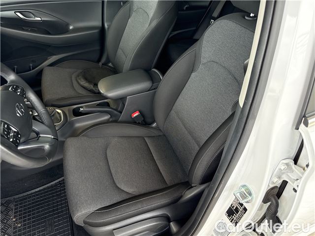  Hyundai  i30  kom.1.5T-GDI Family Smart #1