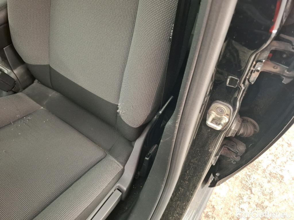  Citroen  C3 CITROEN  5p Berline BlueHDi 100 S&S BVM Feel Business #5