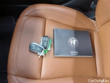  Alfa Romeo  Giulietta Alfa Romeo Giulia 2.0 GME 200pk Super auto 4d #4
