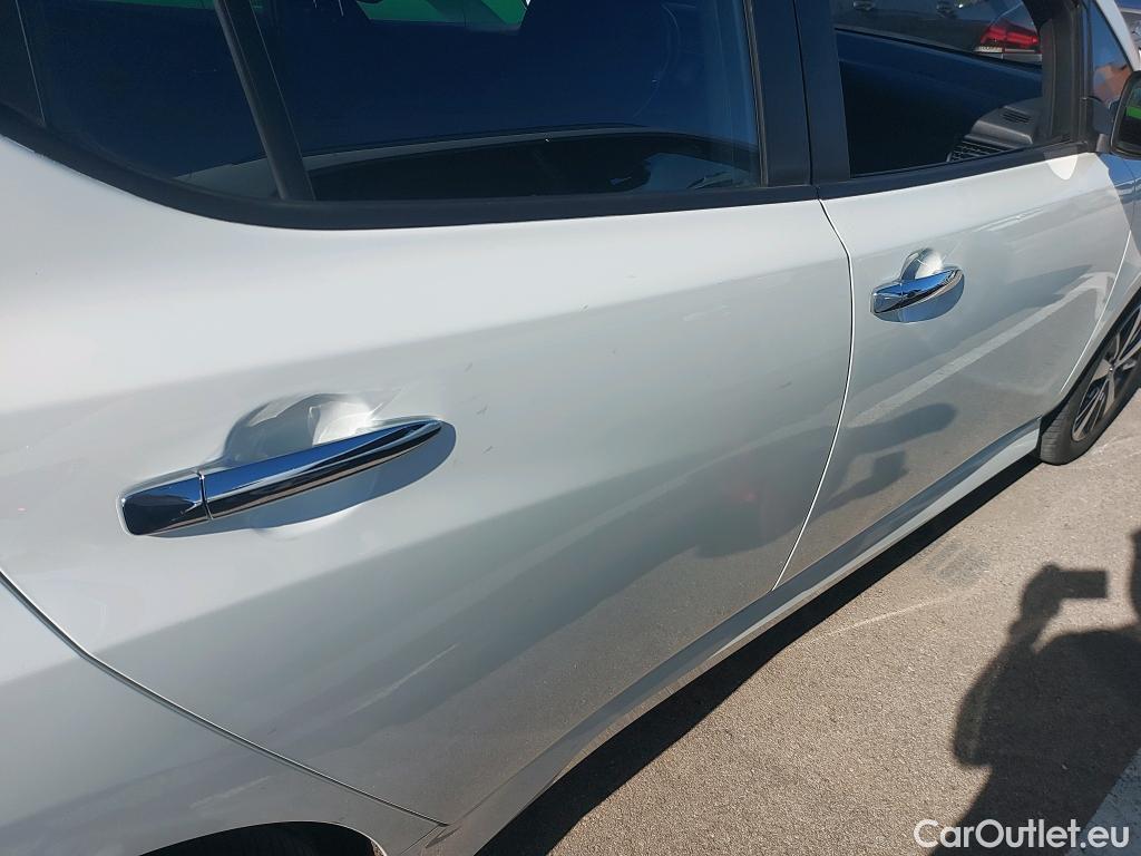  Nissan  Leaf NISSAN  / 2017 / 5P / berlina con portón 40kWh Acenta #23