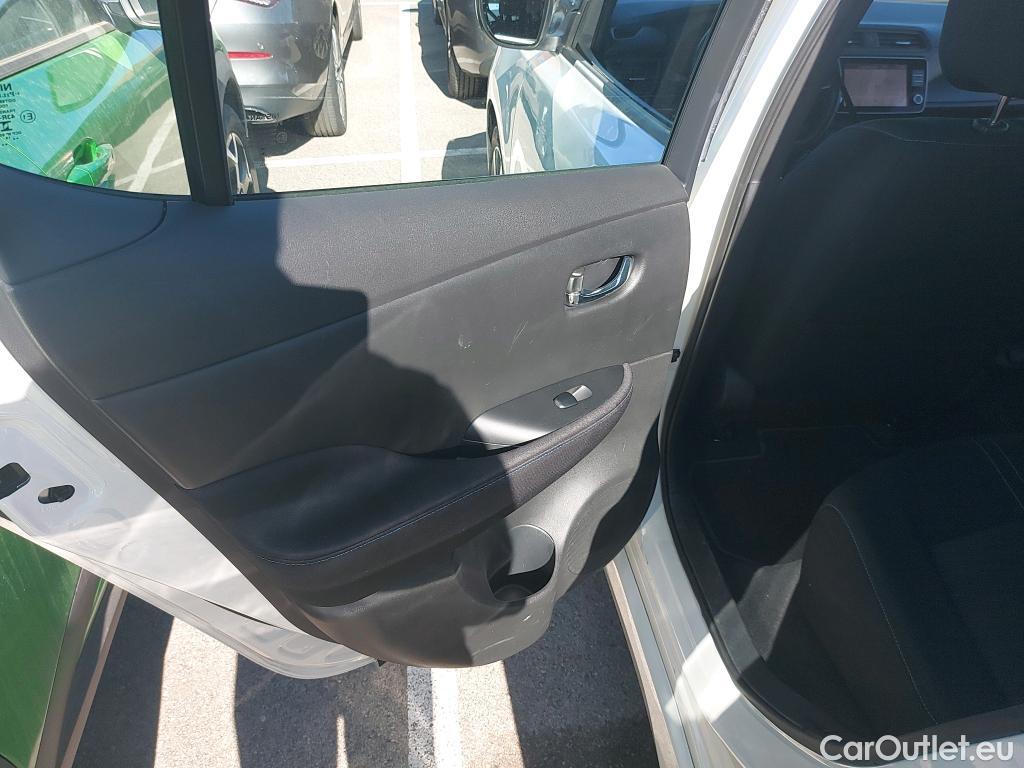  Nissan  Leaf NISSAN  / 2017 / 5P / berlina con portón 40kWh Acenta #15