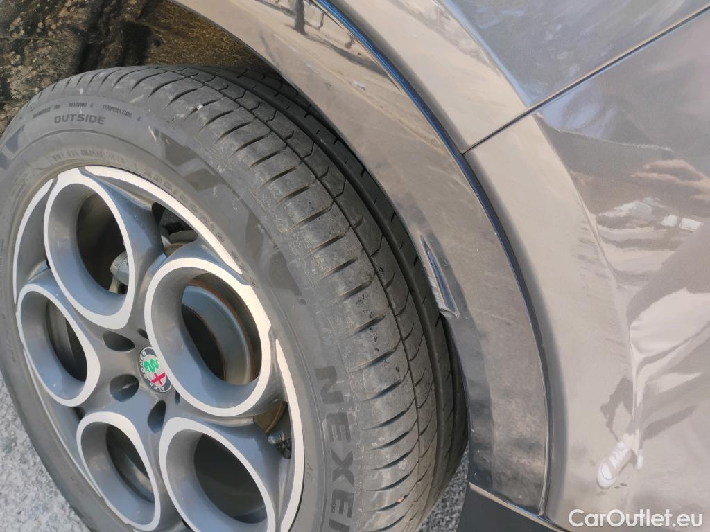  Alfa Romeo  TONALE  Ti 1.5 160CV AT7 E6d #19