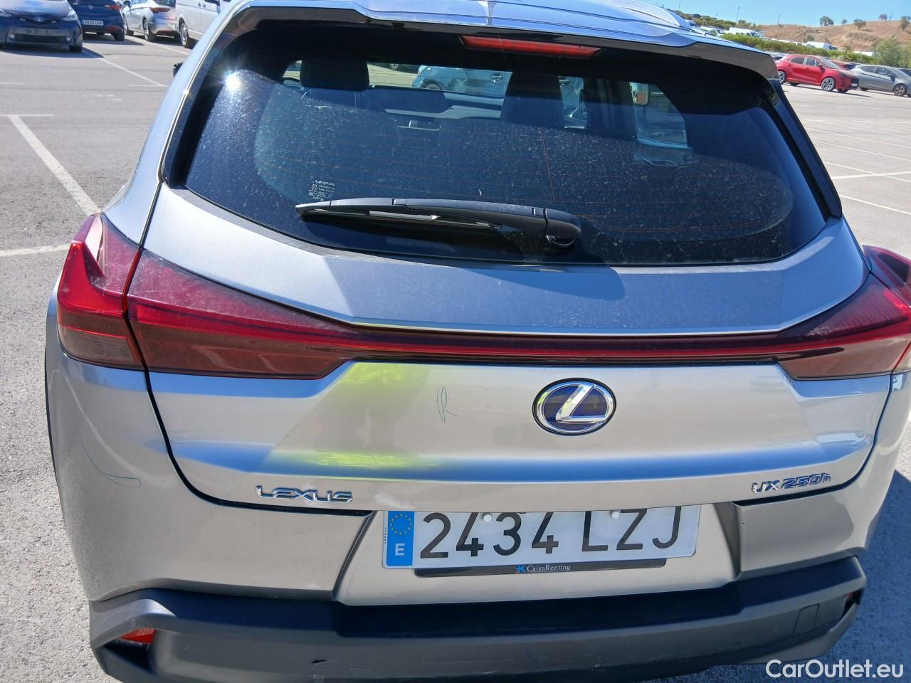  Lexus  UX LEXUS  / 2018 / 5P / todoterreno 2.0 250h Business (AC2) #36