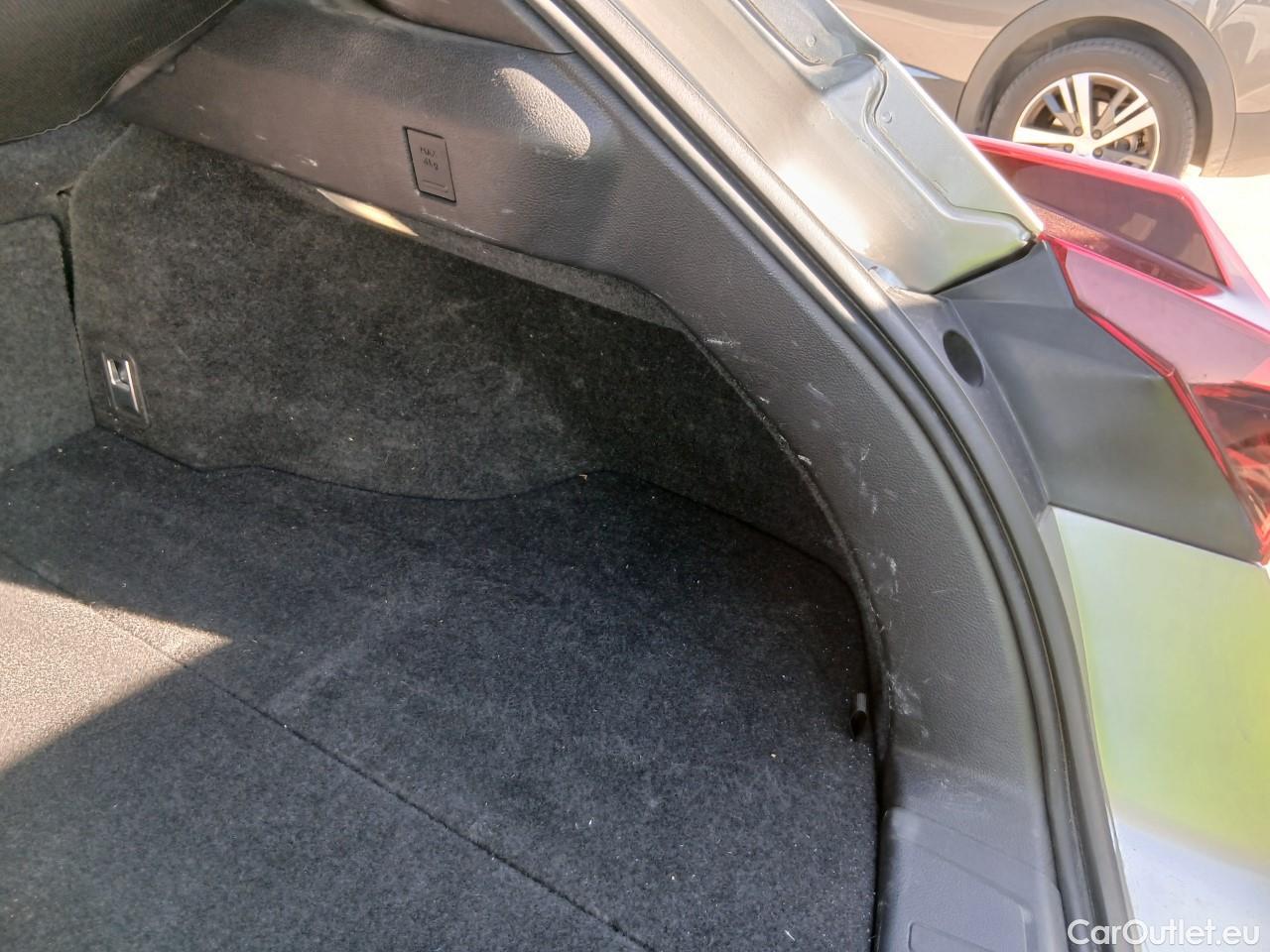  Lexus  UX LEXUS  / 2018 / 5P / todoterreno 2.0 250h Business (AC2) #4
