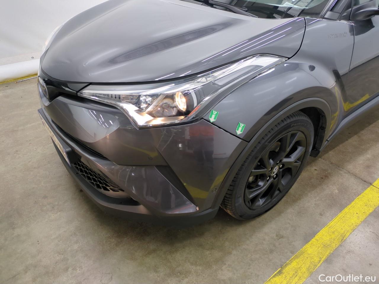  Toyota  C-HR TOYOTA  / 2016 / 5P / SUV 1.8 HYBRIDE 122 GRAPHIC #3