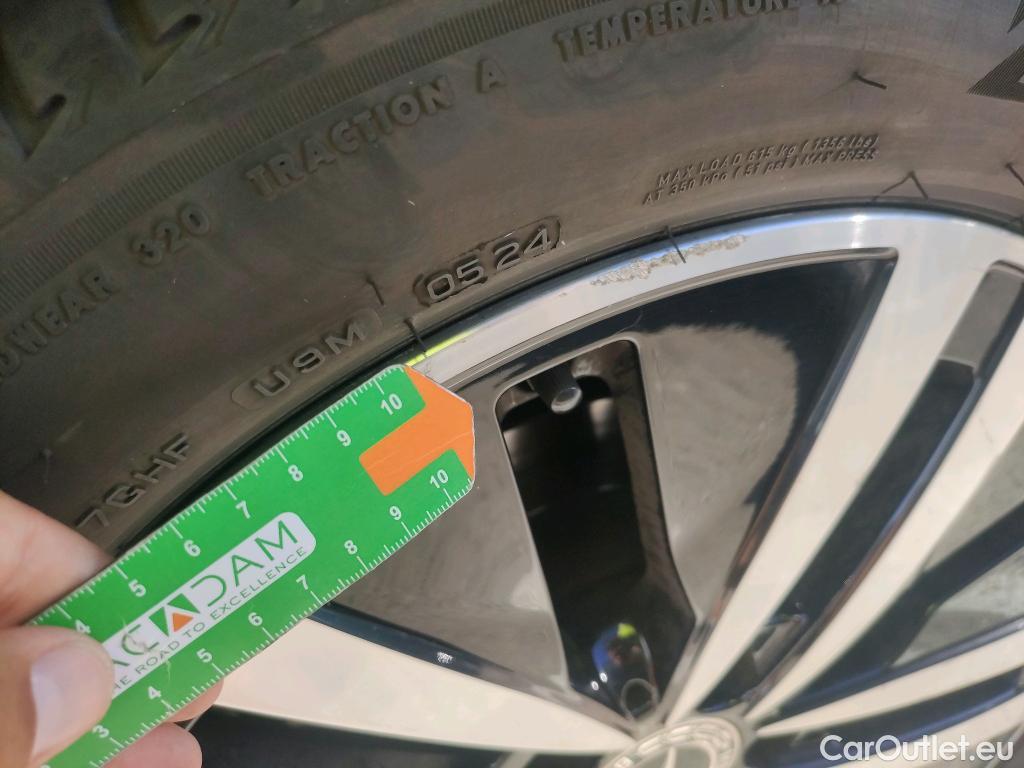  Mercedes  A-Klasse Clase A Sedán A 200 d (117.112) 150CV AT8 E6d #6