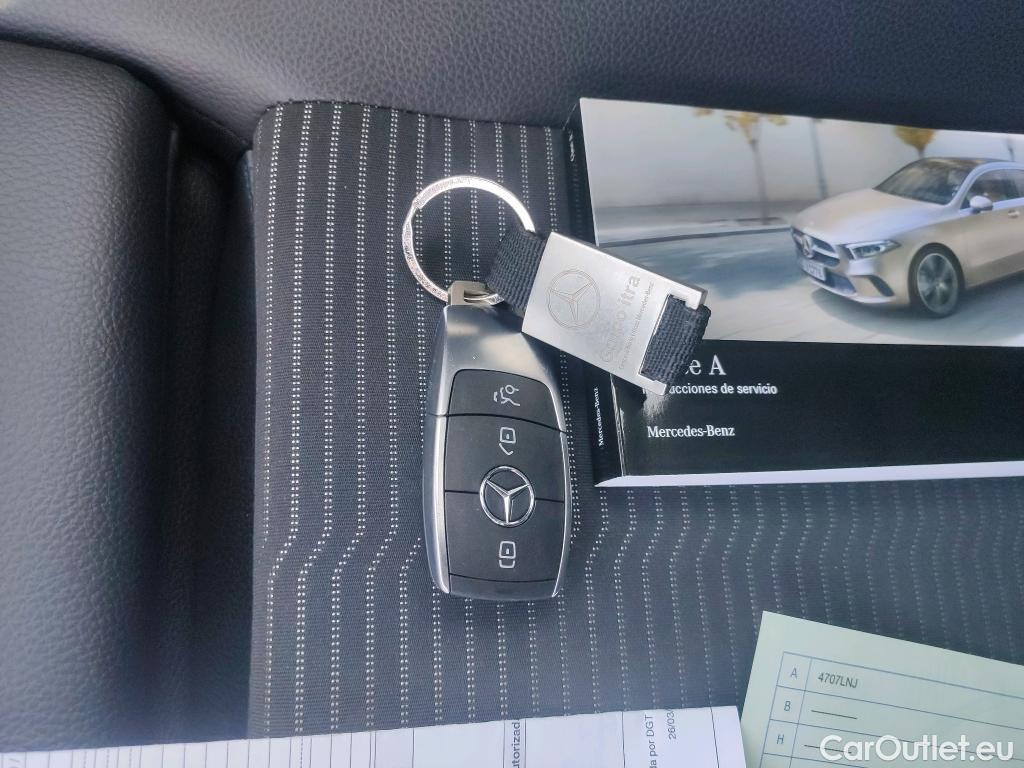  Mercedes  A-Klasse Clase A Sedán A 200 d (117.112) 150CV AT8 E6d #2