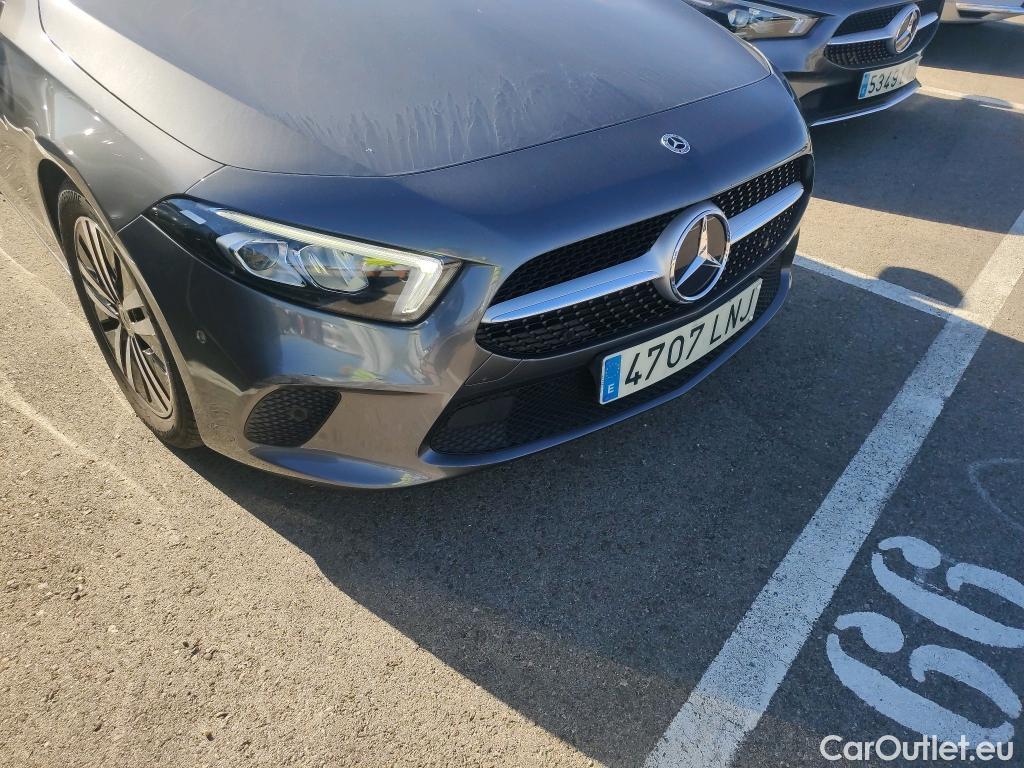  Mercedes  A-Klasse Clase A Sedán A 200 d (117.112) 150CV AT8 E6d #17
