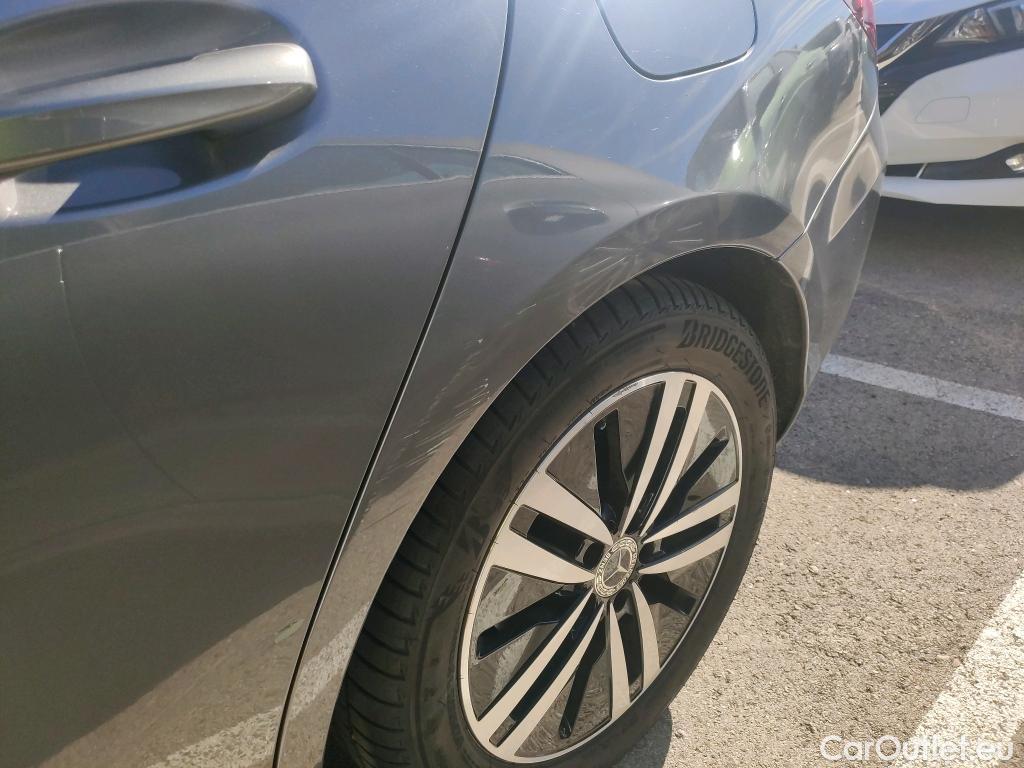  Mercedes  A-Klasse Clase A Sedán A 200 d (117.112) 150CV AT8 E6d #11