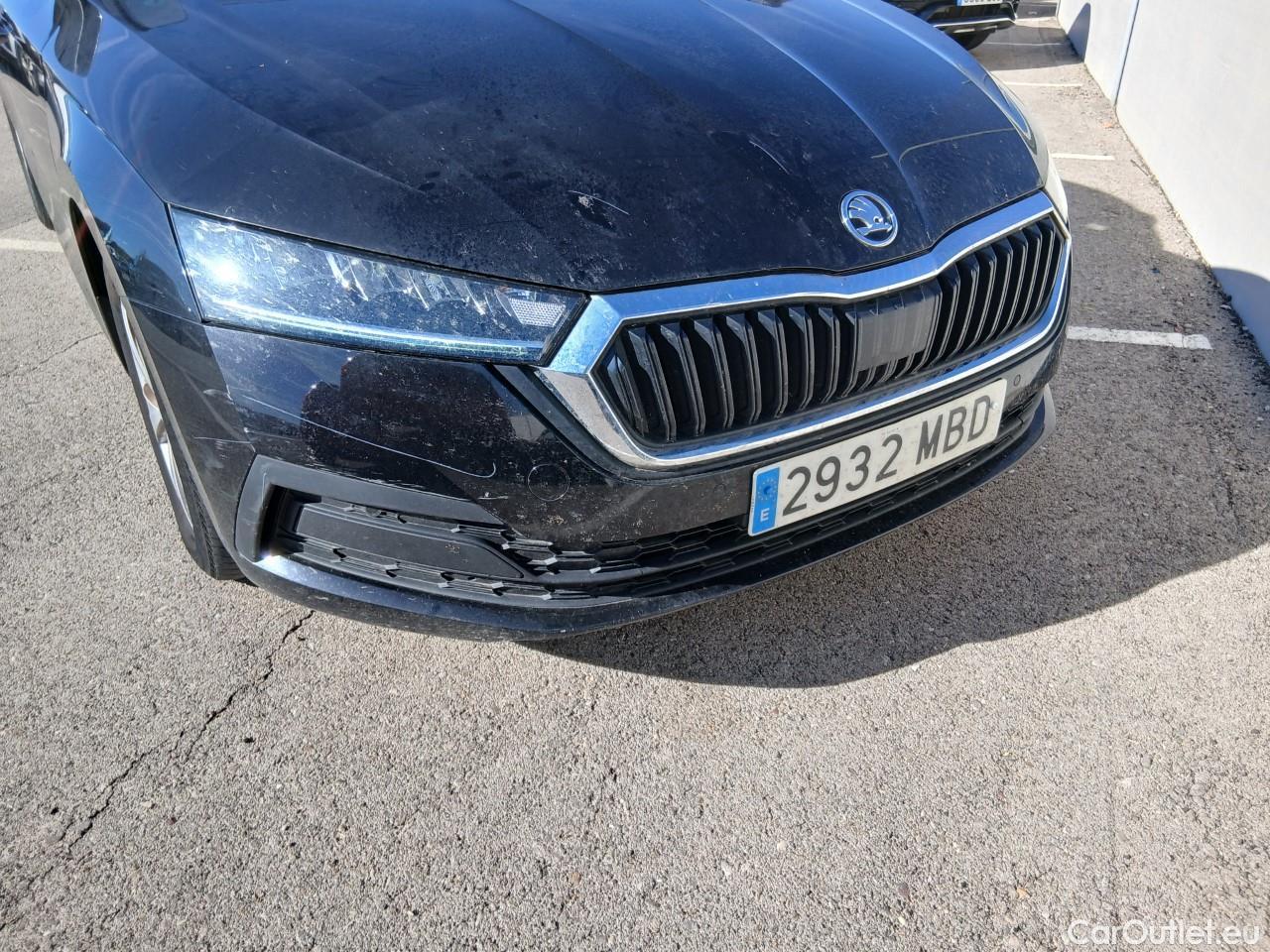  Skoda  Octavia  Berlina Ambition 2.0 TDI 115CV AT7 E6d #3