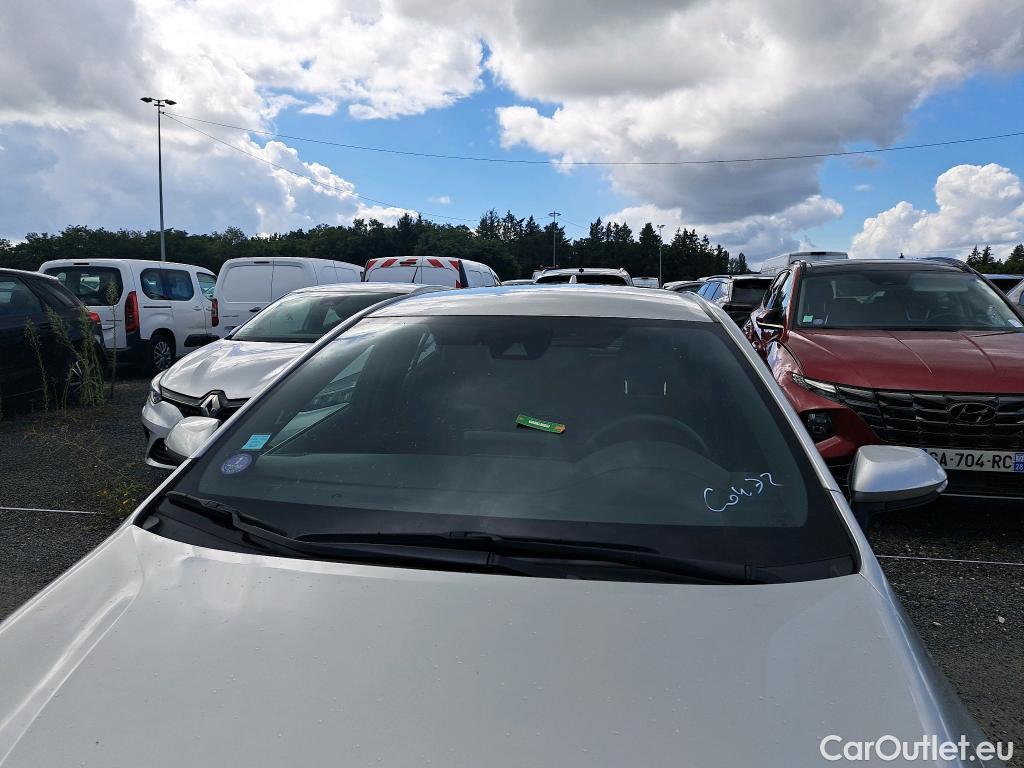  Toyota  Corolla TOYOTA  / 2018 / 5P / Berline Hybride 122h Dynamic Business #1