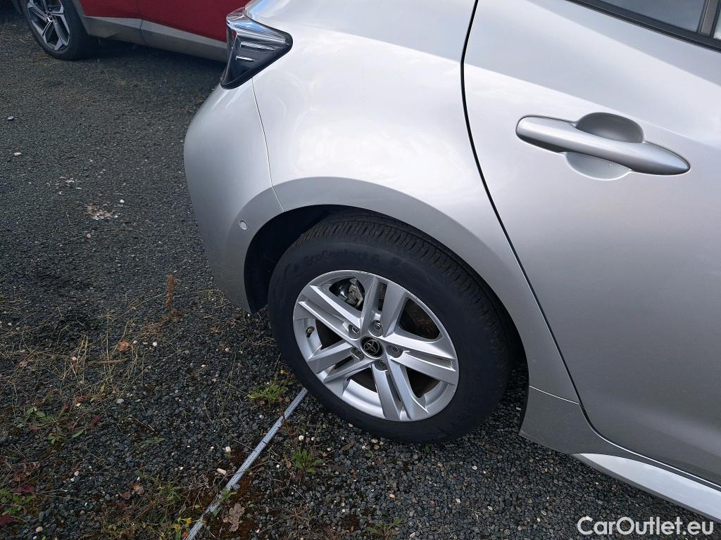  Toyota  Corolla TOYOTA  / 2018 / 5P / Berline Hybride 122h Dynamic Business #26