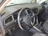  Volkswagen  T-ROC VOLKSWAGEN  / 2017 / 5P / SUV 1.0 TSI STYLE #107