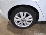  Nissan  Micra NISSAN  / 2016 / 5P / BERLINA IG¿T 100 ACENTA #52