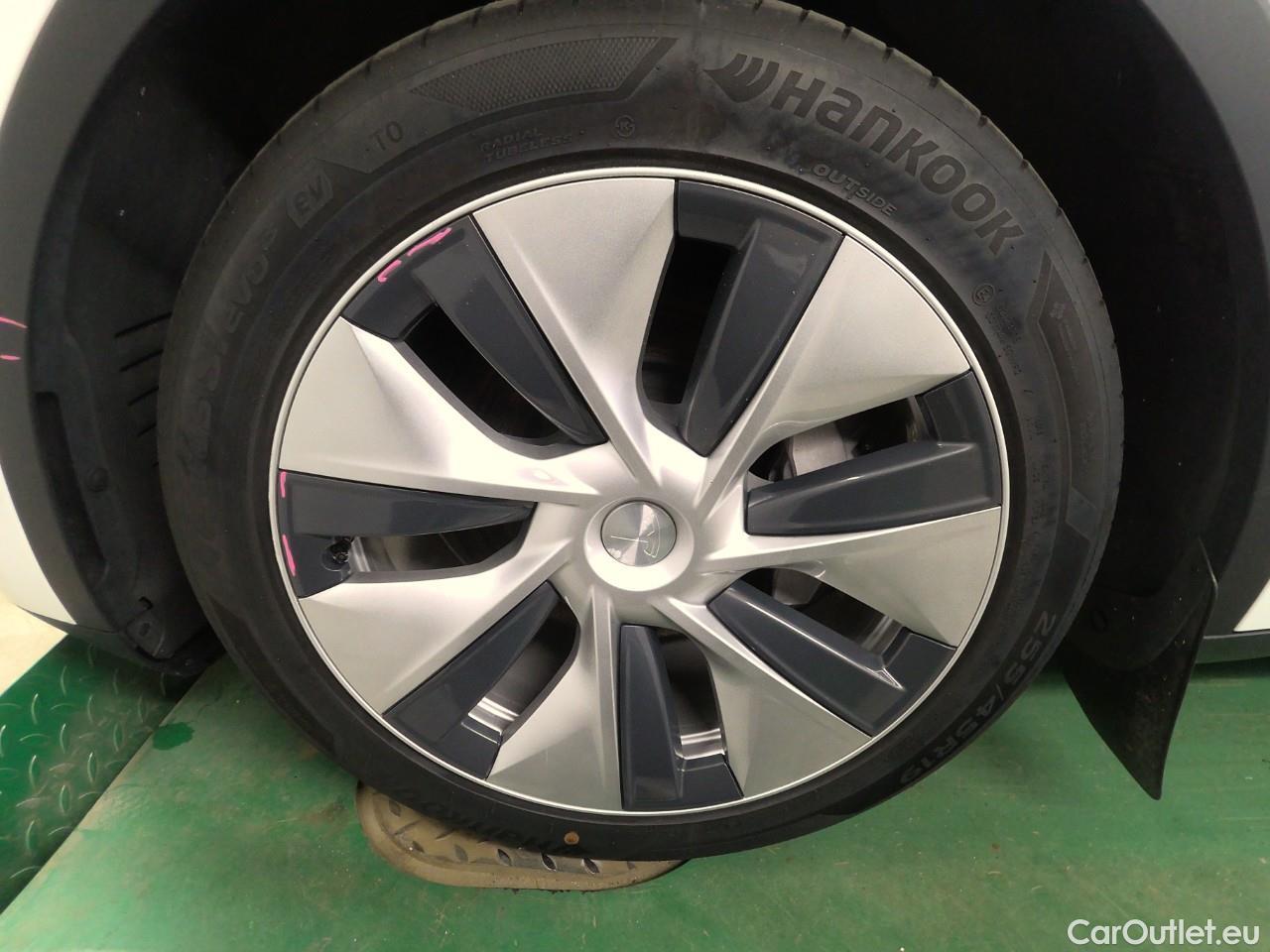  Tesla  Model Y  75kWh Long-Range AWD #40