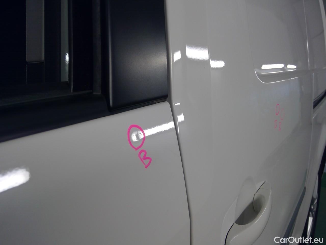  Volkswagen  Caddy  TDI 75 Maxi Aut #3