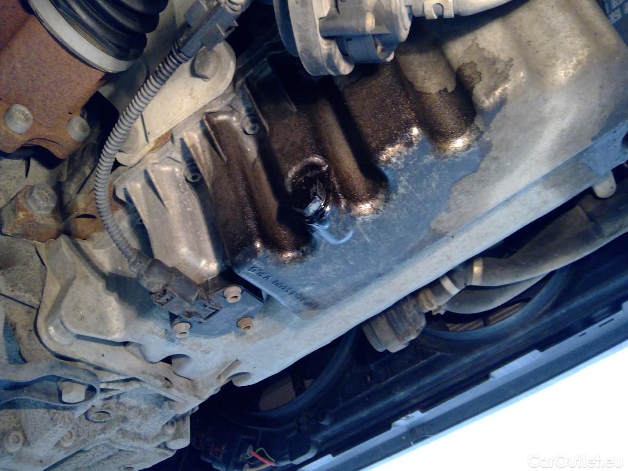  Volkswagen  Caddy  TDI 75 Maxi Aut #1