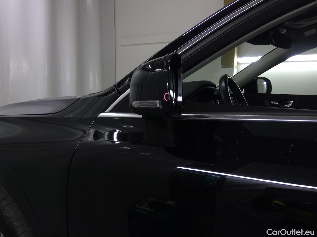 Volvo  XC60  B4D 4WD Mo Ad SE Park Aut #5