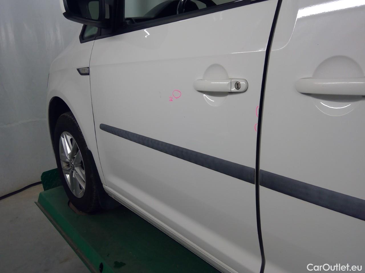  Volkswagen  Caddy  TDI 75 Maxi Aut #8