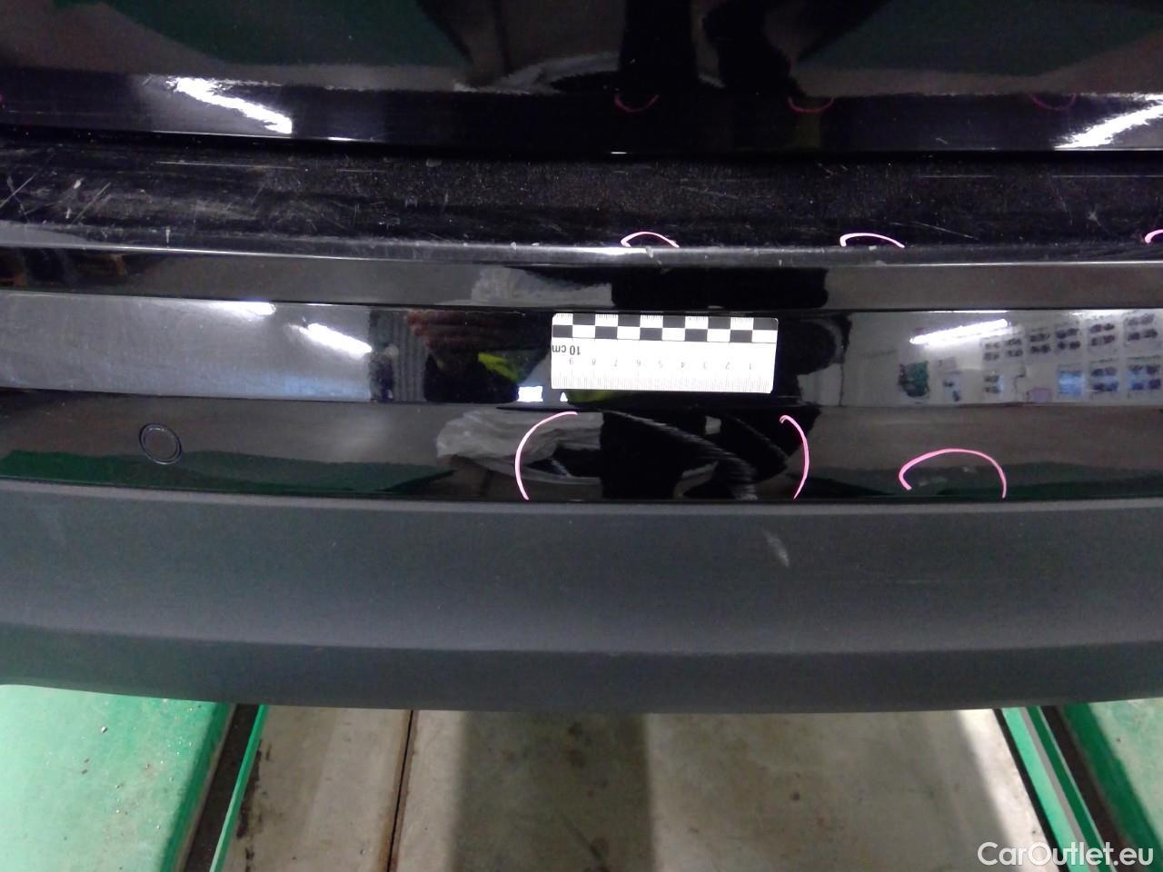  Volvo  XC60  B4D 4WD Mo Ad SE Park Aut #18