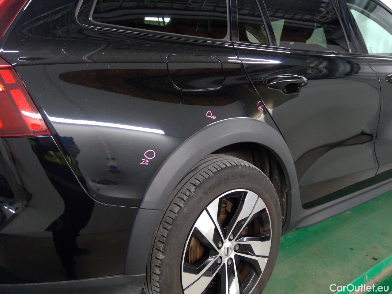  Volvo  V60  CC B4 D AWD Adv.SE Par.Aut #31