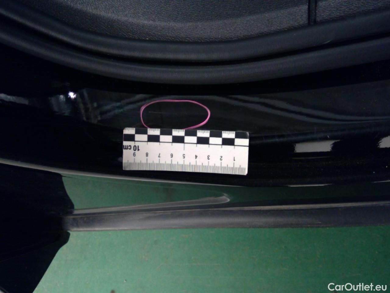  Volvo  XC60  B4D 4WD Mo Ad SE Park Aut #30