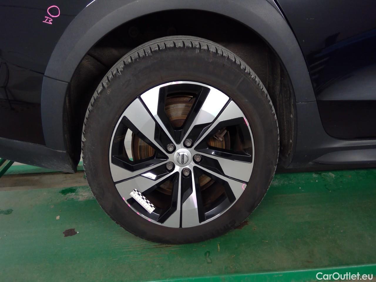  Volvo  V60  CC B4 D AWD Adv.SE Par.Aut #32