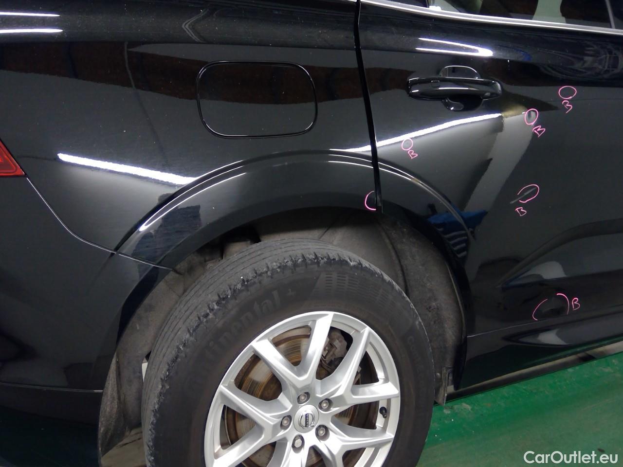  Volvo  XC60  B4D 4WD Mo Ad SE Park Aut #21
