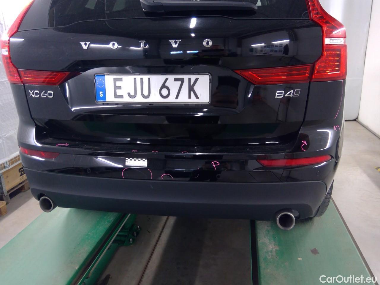  Volvo  XC60  B4D 4WD Mo Ad SE Park Aut #19