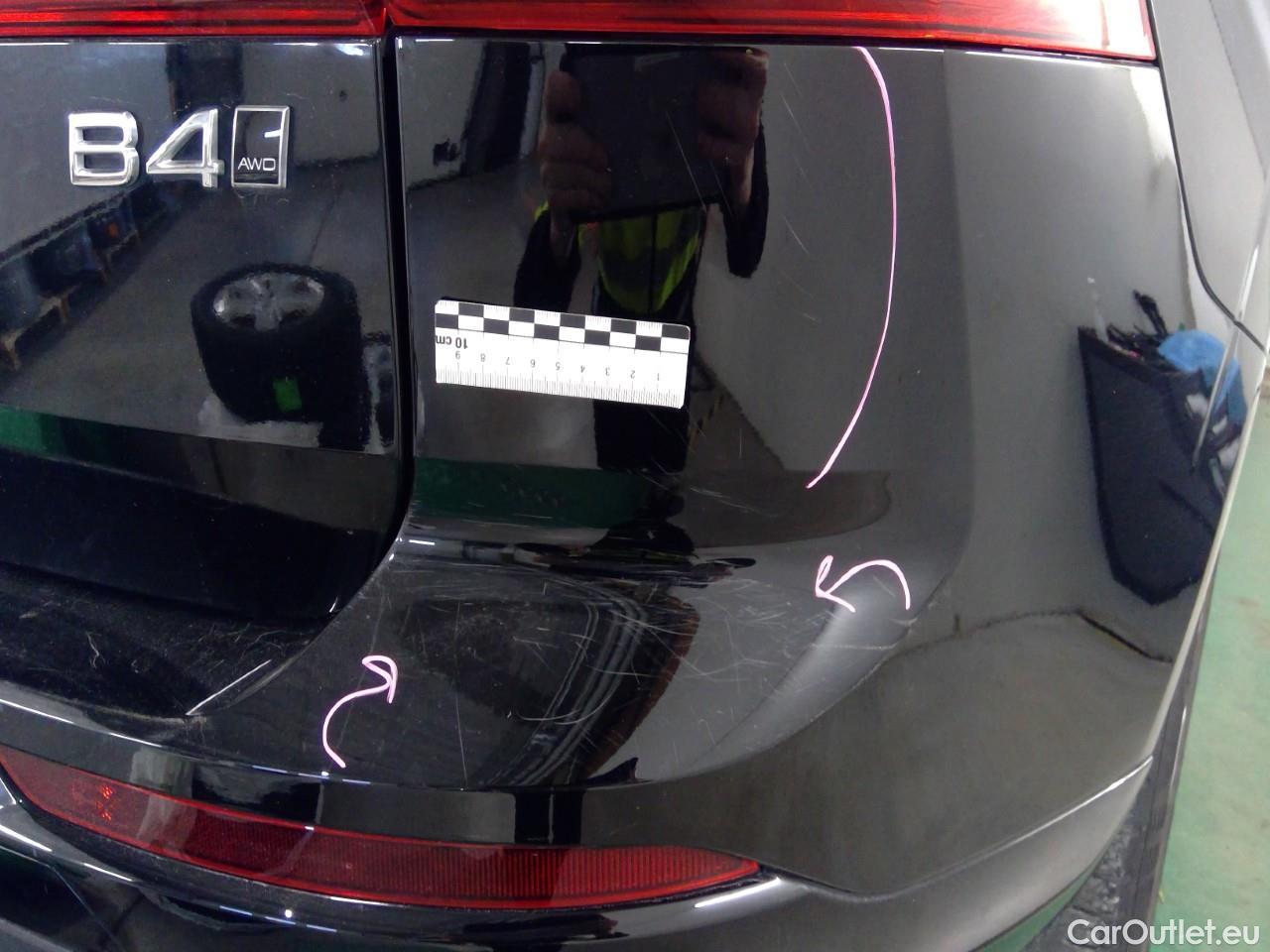  Volvo  XC60  B4D 4WD Mo Ad SE Park Aut #17