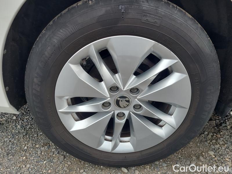  Skoda  Octavia  Combi (NX3)(2020) Oct.Com.1.5e-TEC 110 Ambit.AT #14