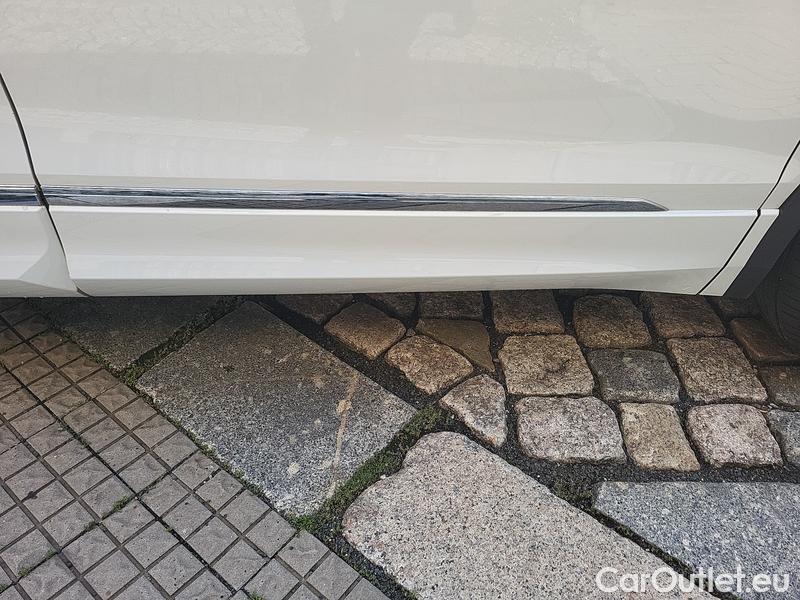  Volkswagen  Tiguan  Allspace (BJ2)(05.2021->)  2.0TDI 110 R-Line 4M AT #5