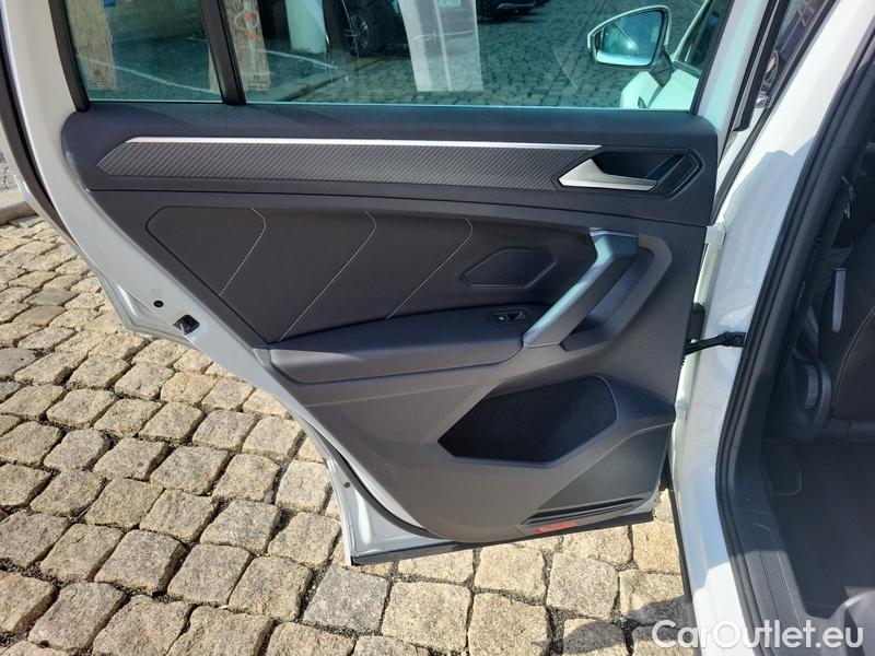  Volkswagen  Tiguan  Allspace (BJ2)(05.2021->)  2.0TDI 110 R-Line 4M AT #12