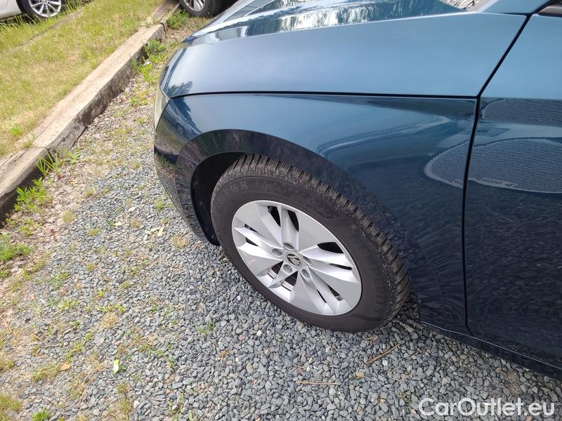  Skoda  Octavia  Combi (NX3)(2020)  2.0TDI 85 Ambition #22