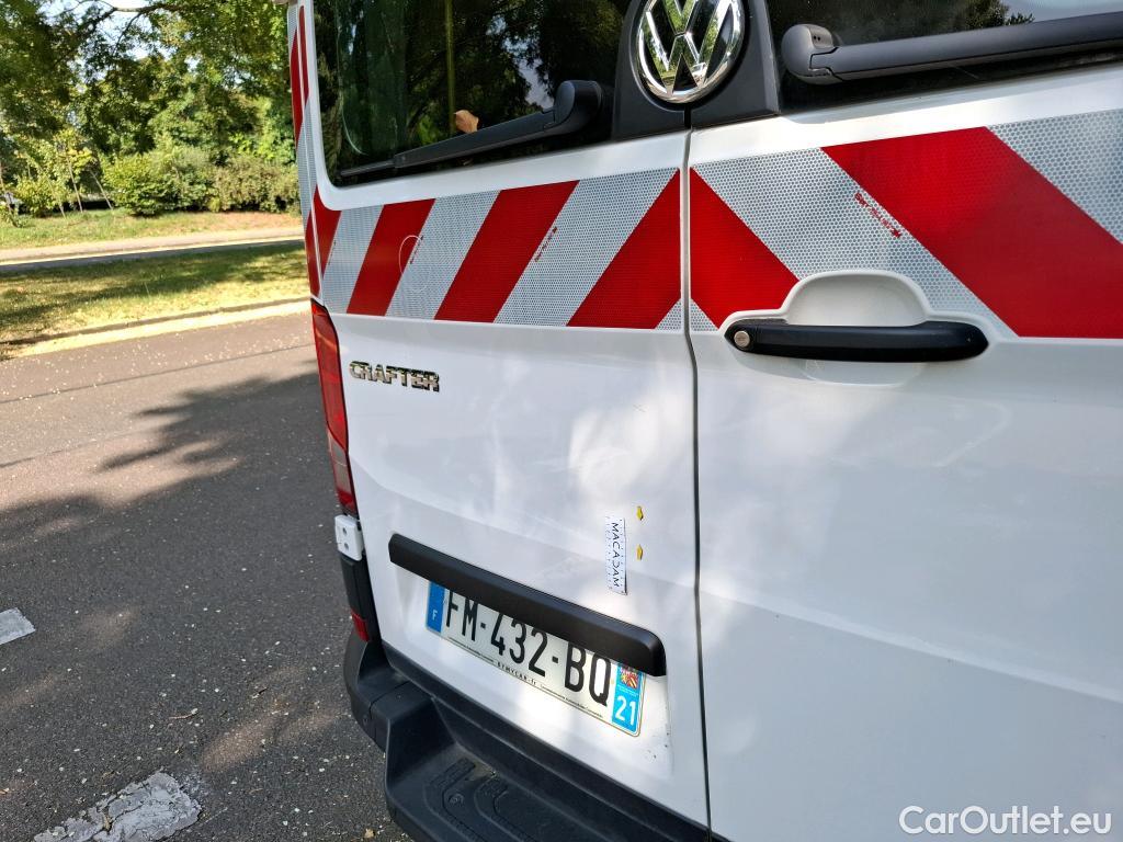  Volkswagen  Crafter  Fourgon Fourgon 35 mittlerer Radstand mit Hochdach FWD 2.0 140CV BVM6 #39