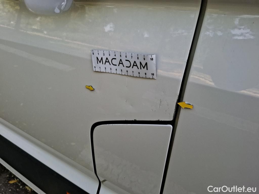  Volkswagen  Crafter  Fourgon Fourgon 35 mittlerer Radstand mit Hochdach FWD 2.0 140CV BVM6 #4
