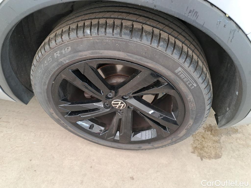  Volkswagen  Tiguan VOLKSWAGEN  / 2020 / 5P / SUV 2.0 TDI 150 DSG7 R-Line #1