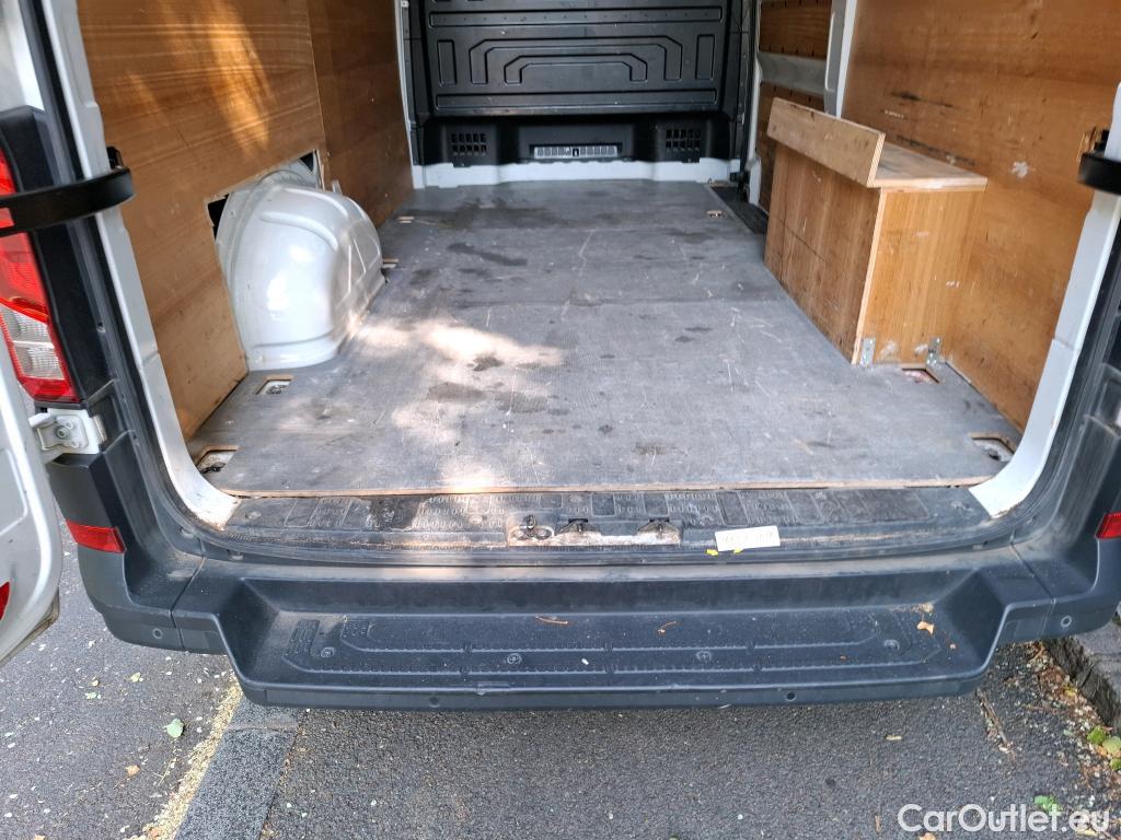  Volkswagen  Crafter  Fourgon Fourgon 35 mittlerer Radstand mit Hochdach FWD 2.0 140CV BVM6 #13