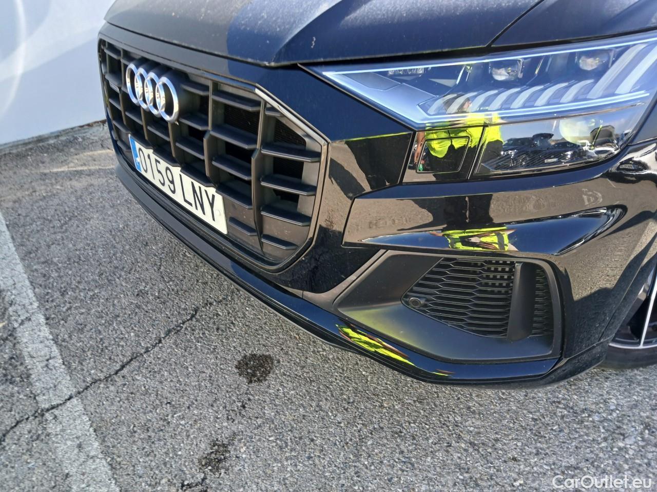  Audi  Q8 AUDI  / 2018 / 5P / todoterreno 55 TFSIe 280kW Black L quattro tiptronic #4