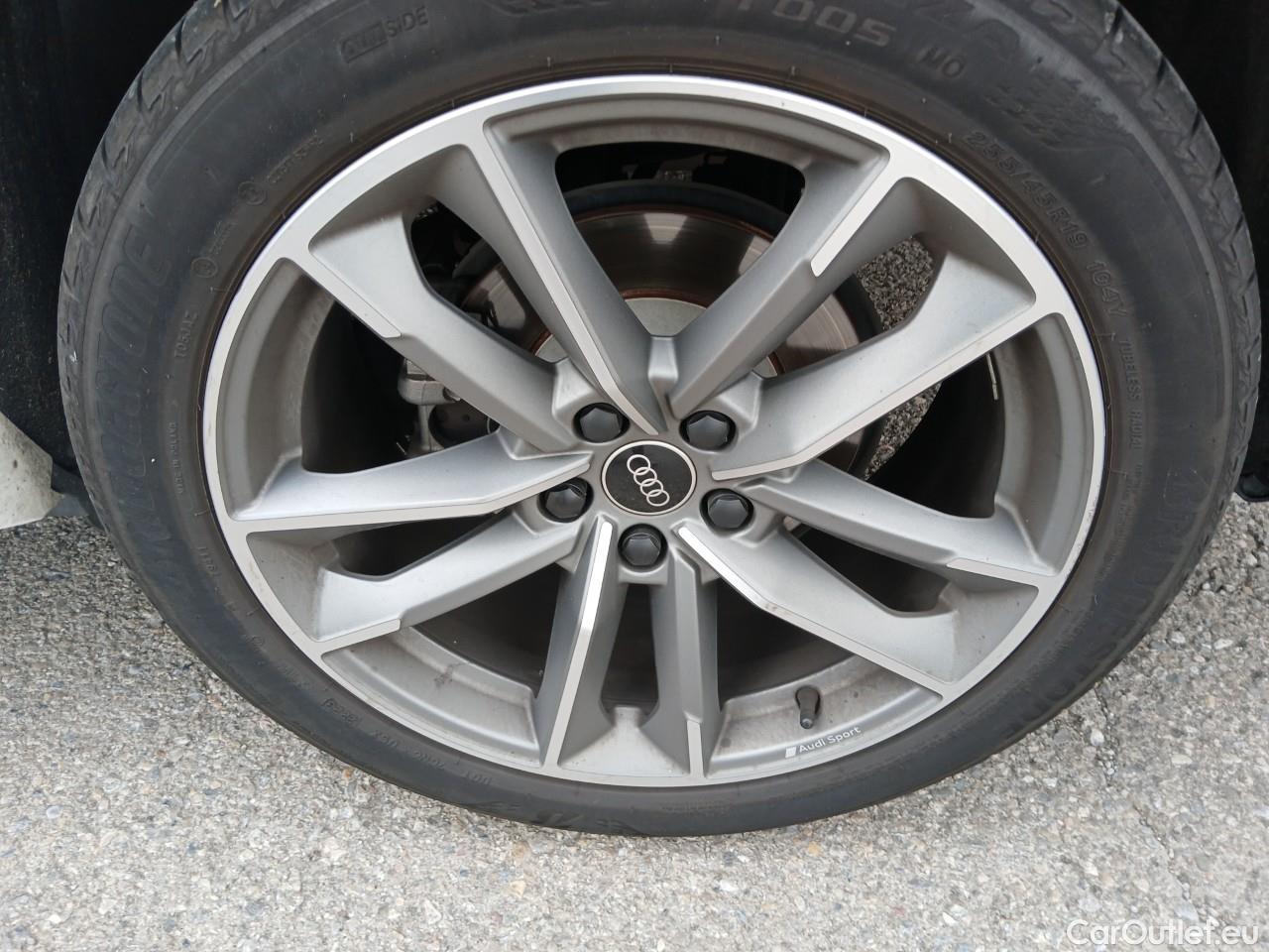  Audi  Q3 AUDI  / 2018 / 5P / todoterreno Black line 35 TDI 110kW (150CV) S tronic #31