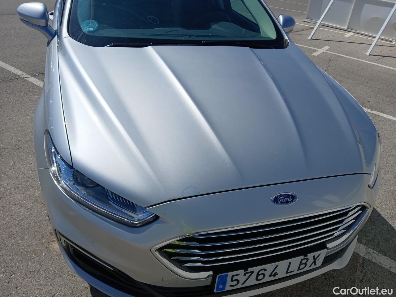  Ford  Mondeo FORD  / 2014 / 5P / berlina con portón 2.0 TDCi 110kW (150CV) Titanium 235 #12