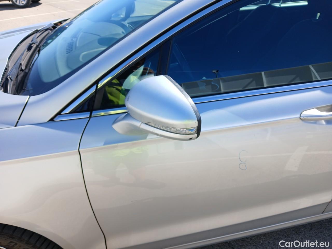  Ford  Mondeo FORD  / 2014 / 5P / berlina con portón 2.0 TDCi 110kW (150CV) Titanium 235 #35