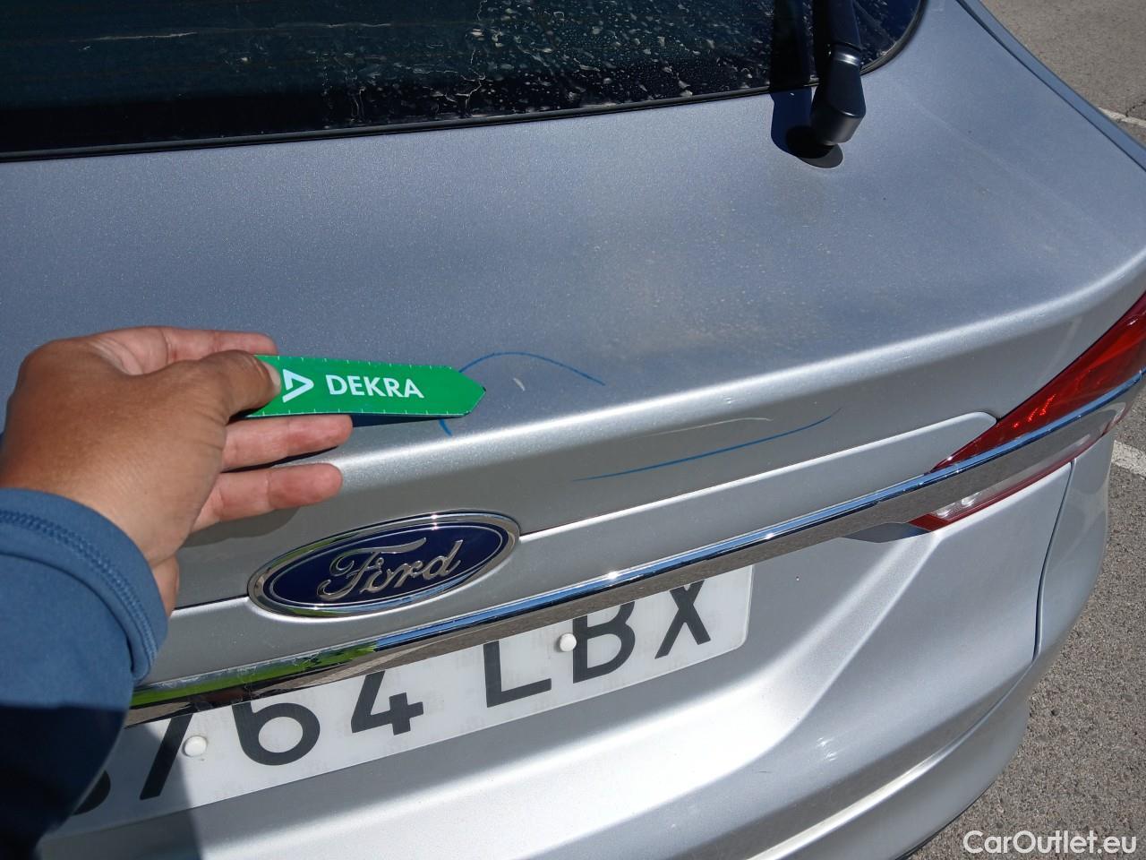  Ford  Mondeo FORD  / 2014 / 5P / berlina con portón 2.0 TDCi 110kW (150CV) Titanium 235 #23