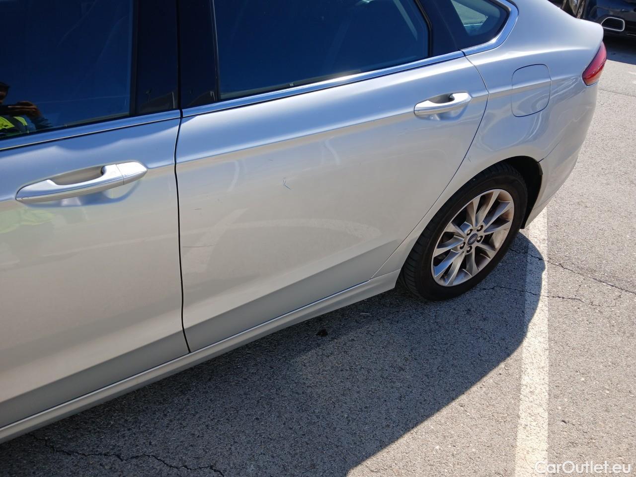  Ford  Mondeo FORD  / 2014 / 5P / berlina con portón 2.0 TDCi 110kW (150CV) Titanium 235 #17